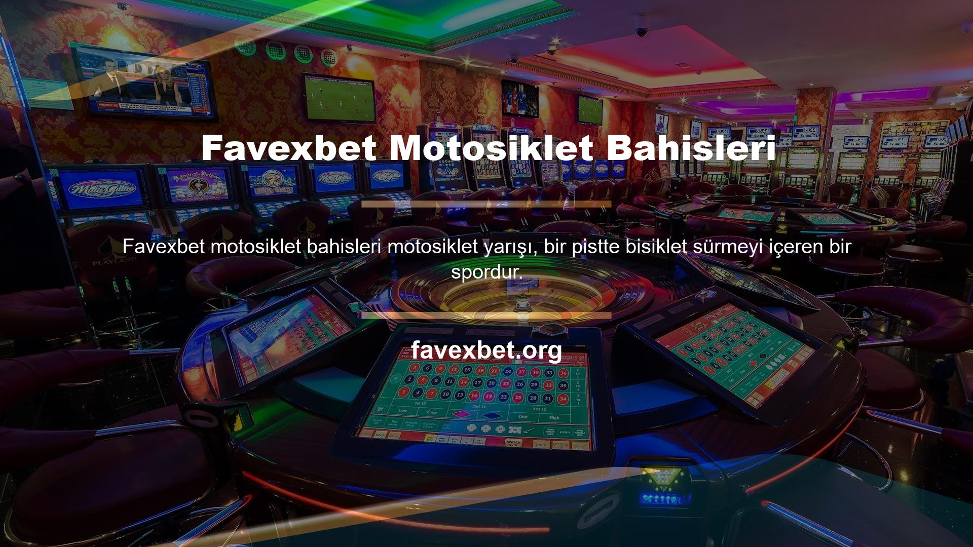 Padel, sahada raket ve top kullanan bir oyundur